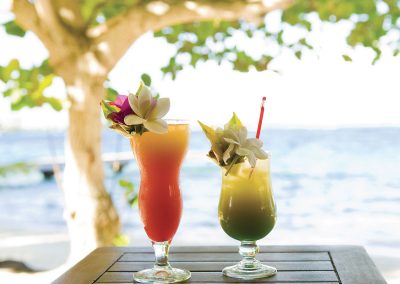 Bora-Bora-and-Rangiroa-discovery-e-tahiti-travel-cocktail