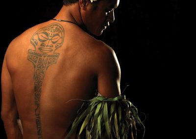 invitation-au-voyage-tatouage-tradition-polynesienne-e-tahiti-travel
