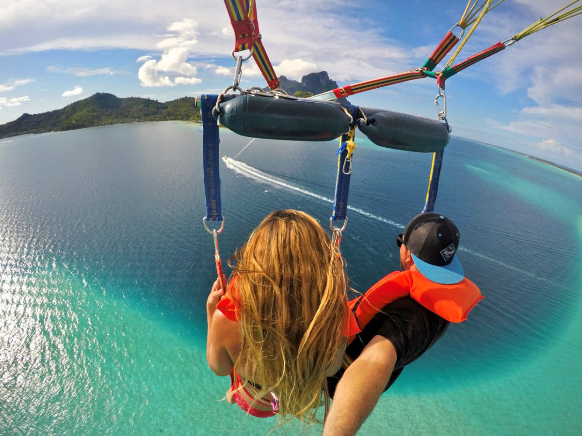 Parachute ascensionnel nautique à Bora Bora - e-Tahiti Travel