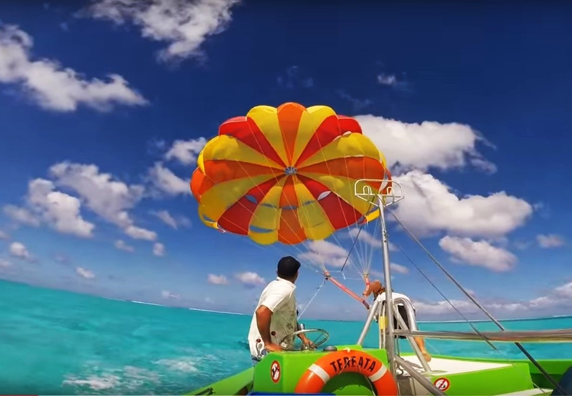 Parachute ascensionnel à Bora Bora - Réservez au meilleur 