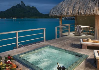 couple-retreat-offer-st-regis-luxury-overwater-bungalow-villa-e-tahiti-travel